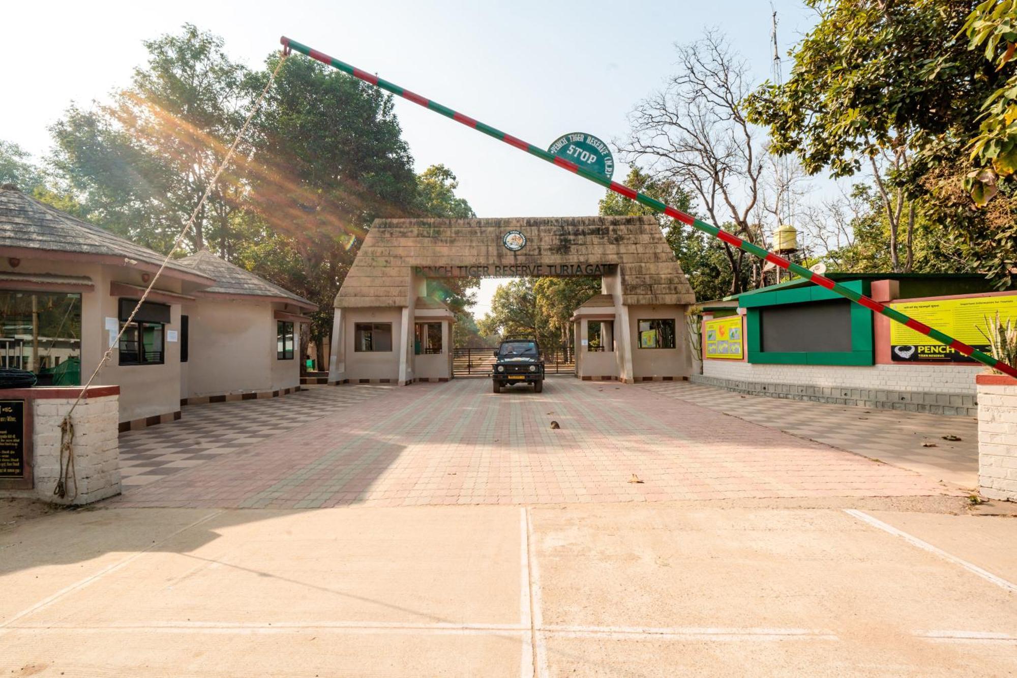 Hotel Treebo Premium Mowgli'S Den, Pench Khawāsa Exterior foto