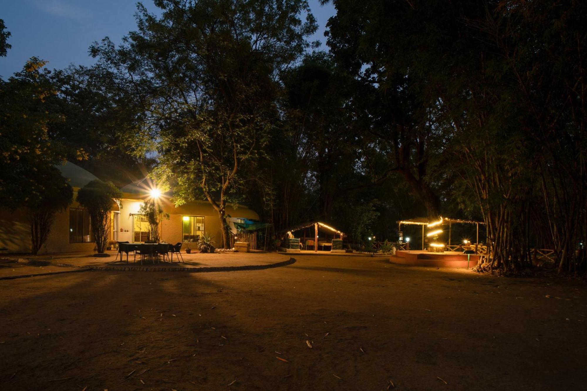 Hotel Treebo Premium Mowgli'S Den, Pench Khawāsa Exterior foto