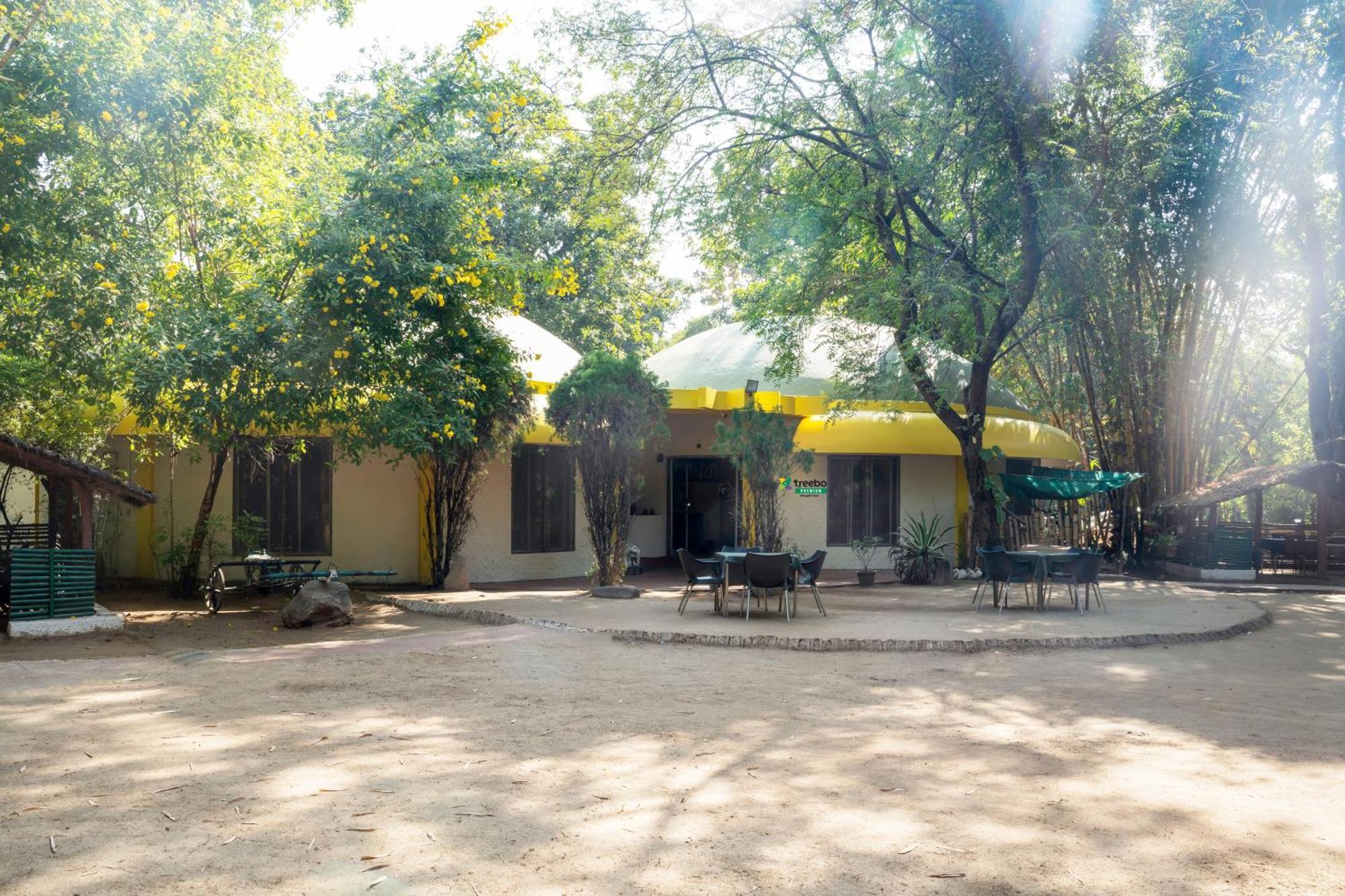 Hotel Treebo Premium Mowgli'S Den, Pench Khawāsa Exterior foto