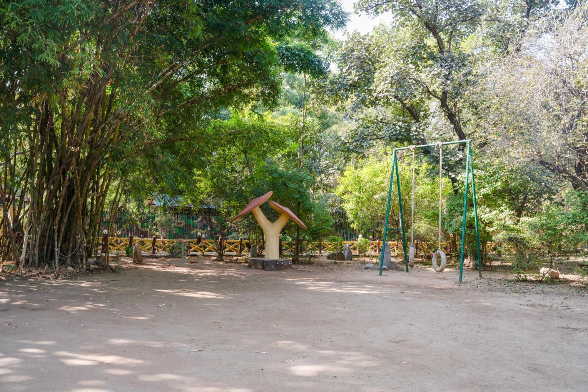 Hotel Treebo Premium Mowgli'S Den, Pench Khawāsa Exterior foto