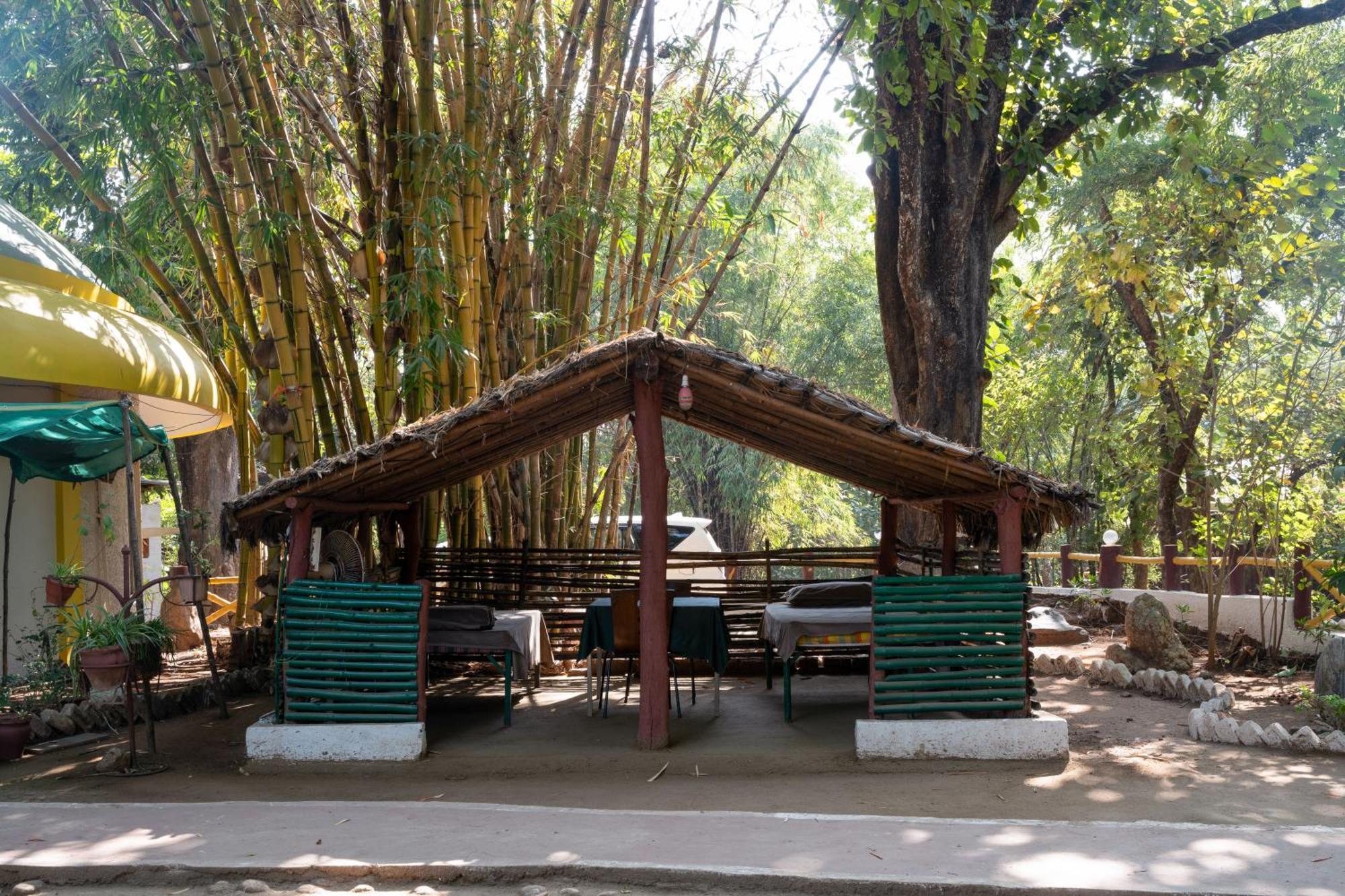 Hotel Treebo Premium Mowgli'S Den, Pench Khawāsa Exterior foto
