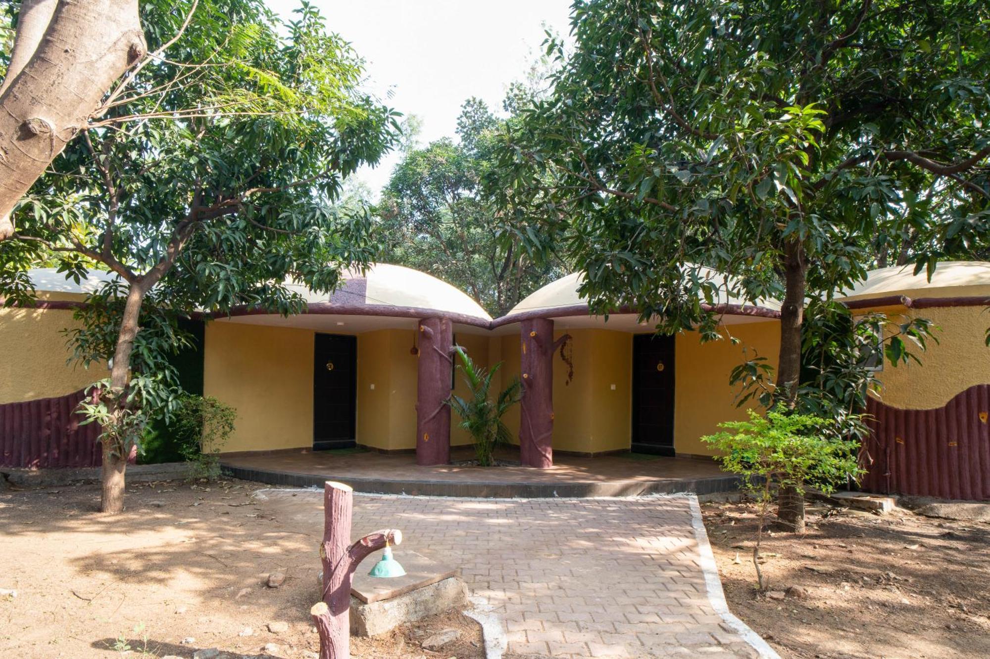 Hotel Treebo Premium Mowgli'S Den, Pench Khawāsa Exterior foto