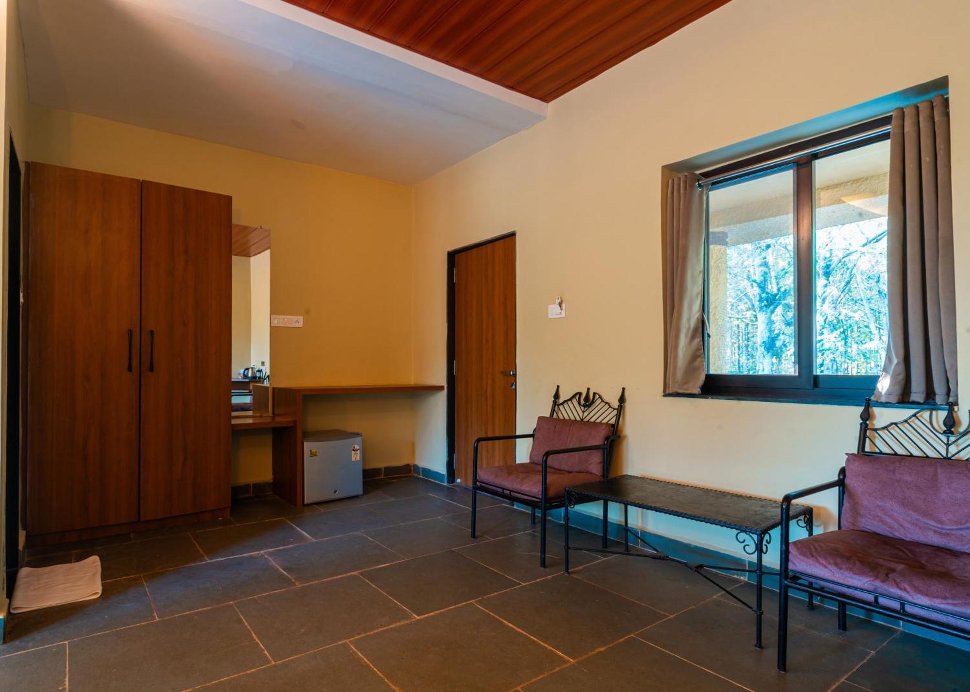 Hotel Treebo Premium Mowgli'S Den, Pench Khawāsa Exterior foto