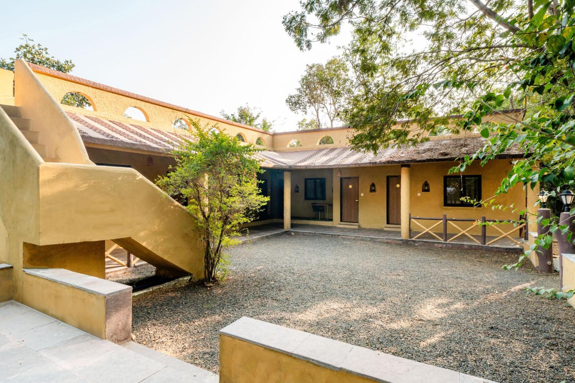 Hotel Treebo Premium Mowgli'S Den, Pench Khawāsa Exterior foto